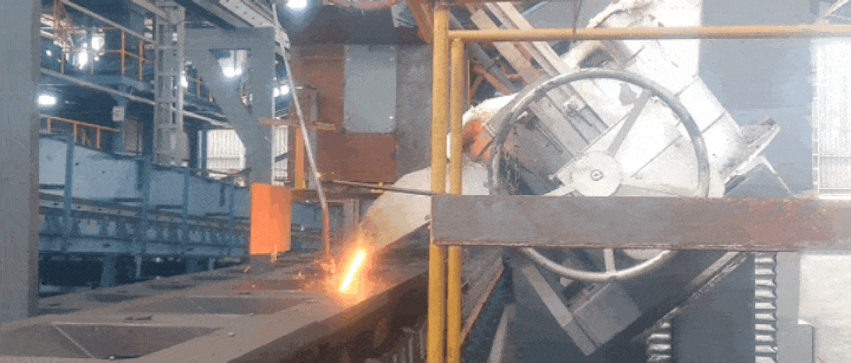 Animation of Flexi-Pour™ pouring molten metal